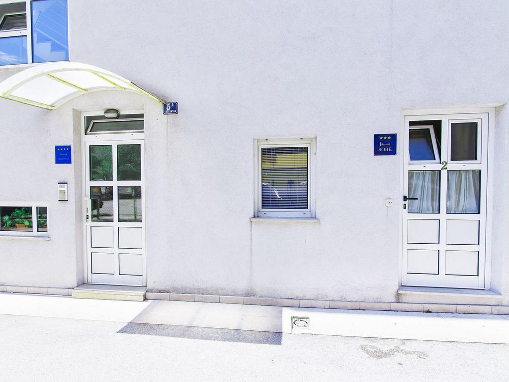 Guesthouse Teta Palmina Split Exterior photo