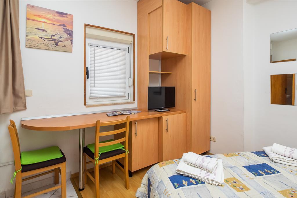 Guesthouse Teta Palmina Split Exterior photo